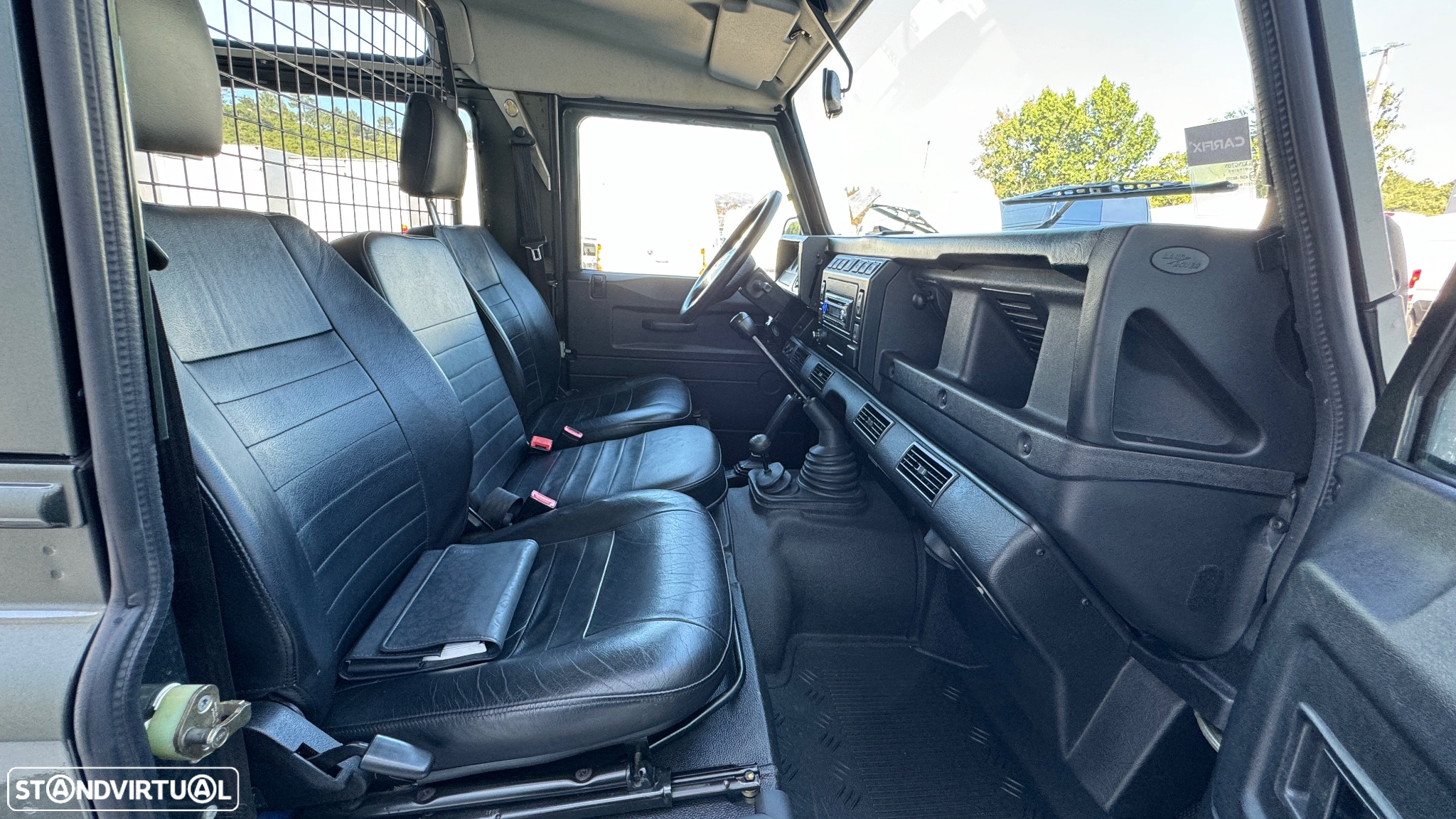 Land Rover Defender 90 SW 2.5 Td5 SE - 42