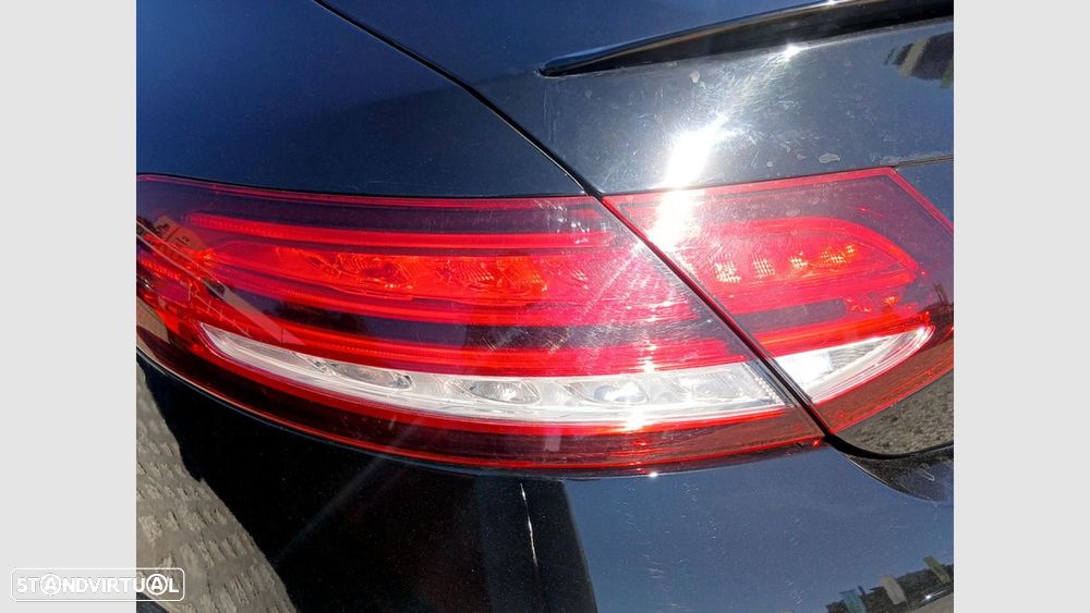 Mercedes-Benz C 200 — fotografia 9