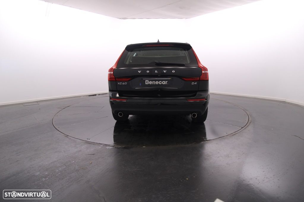 Volvo XC 60 2.0 D4 Momentum Geartronic - 6
