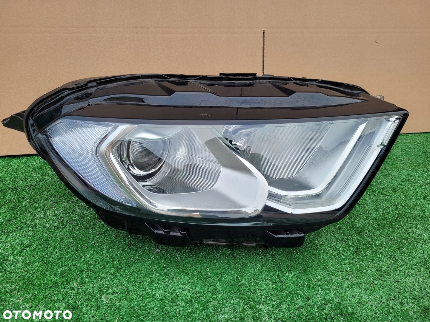 Ford Ecosport lift lampa przod prawa led - 2