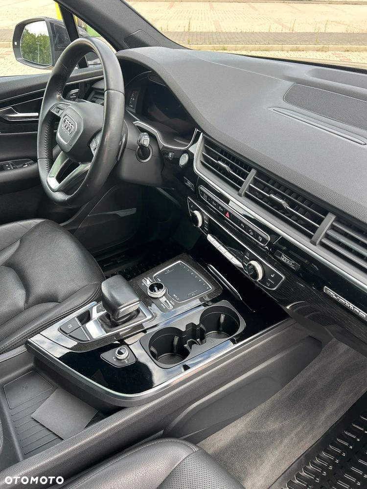 Audi Q7 3.0 TFSI Quattro Tiptronic - 16