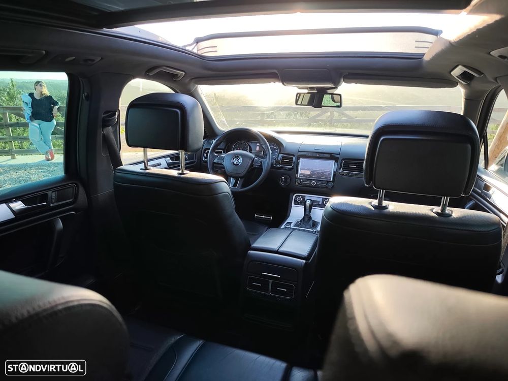 Volkswagen Touareg 3.0 TDI V6 Top Tiptronic — fotografia 17