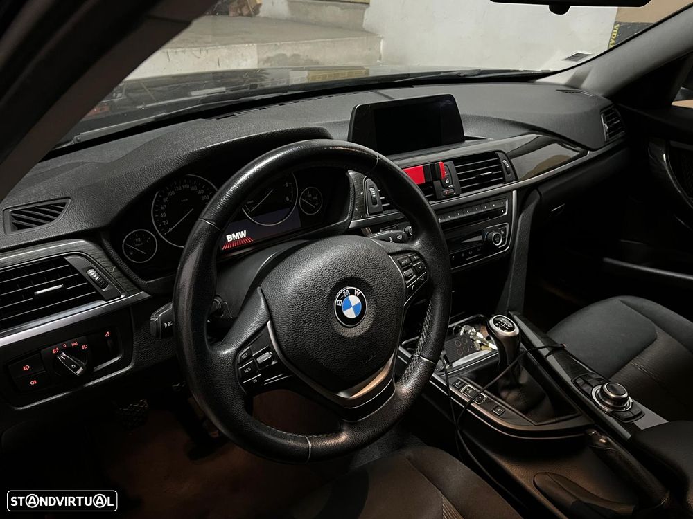 BMW 320 d Line Luxury - 7