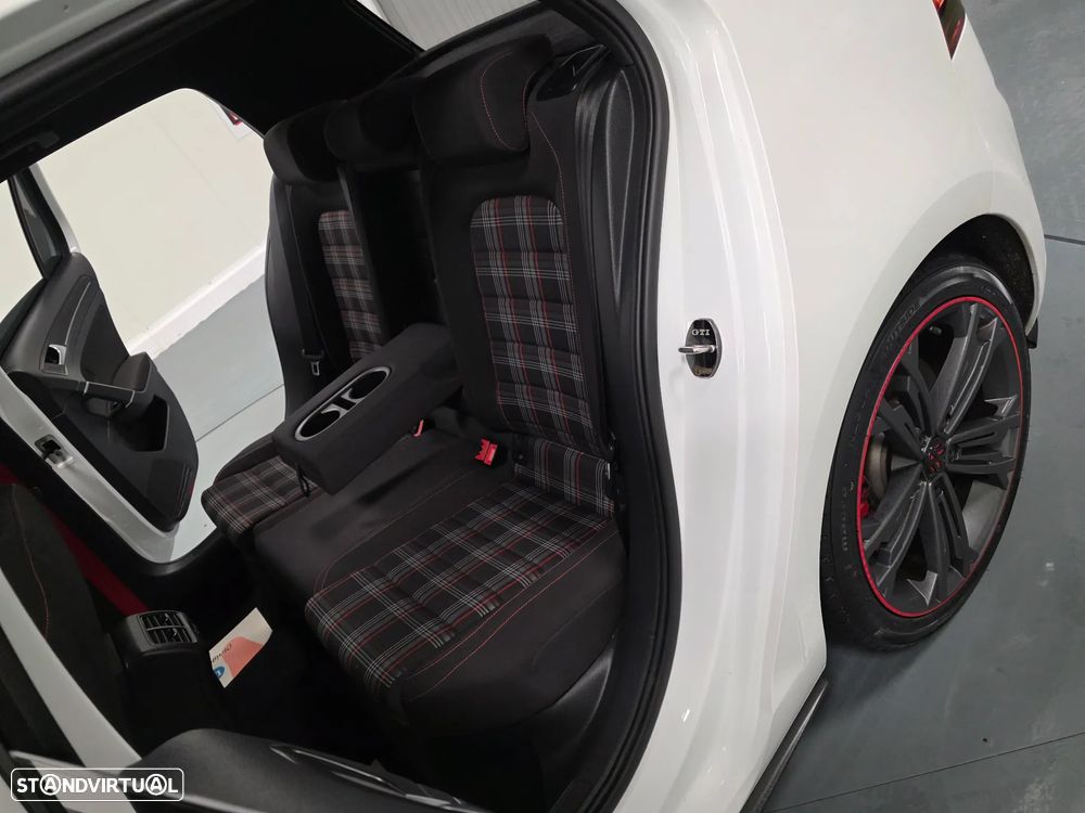 VW Golf 2.0 TSI GTI DSG Performance - 35