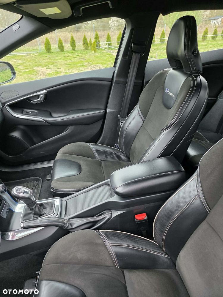 Volvo V40 D2 R Design - 21