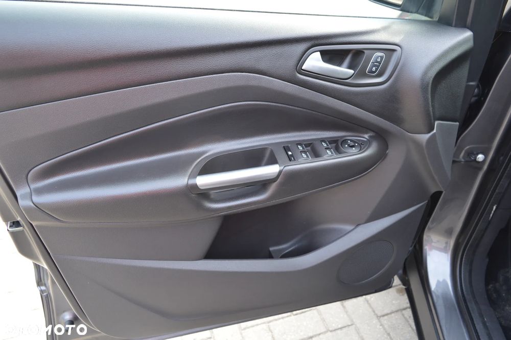 Ford Kuga 2.0 TDCi 4WD Titanium - 23