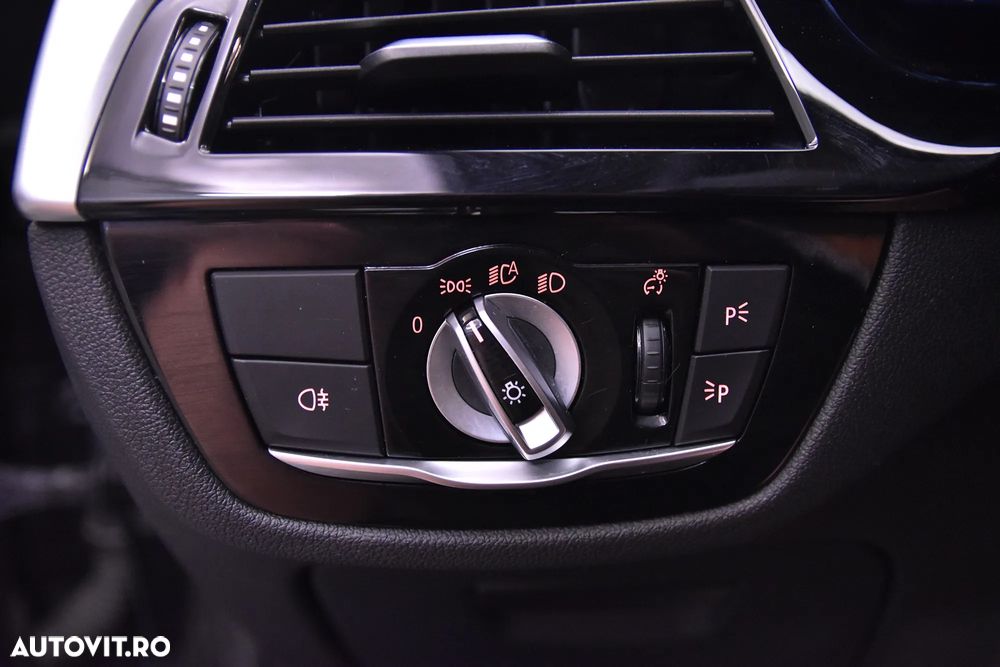 BMW Seria 5 530e xDrive Touring Aut. - 15