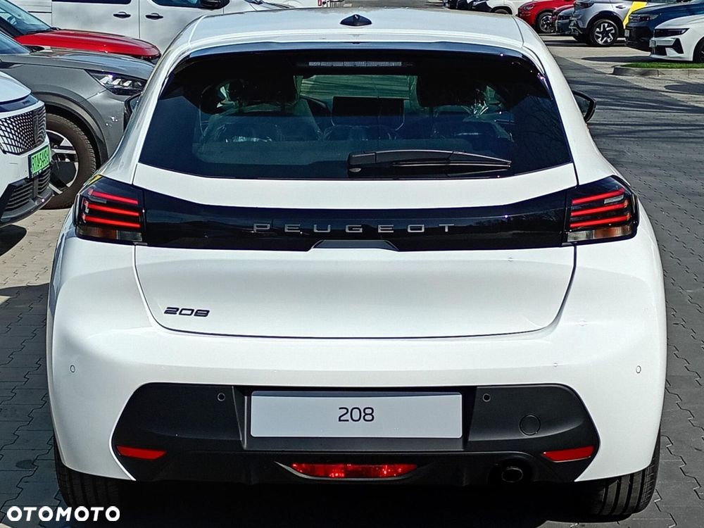 Peugeot 208 - 5