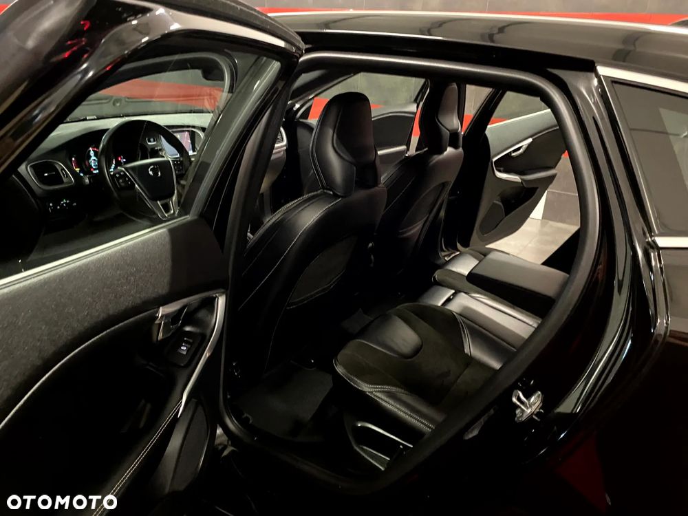 Volvo V40 D2 Drive-E SCR R-Design Momentum - 19