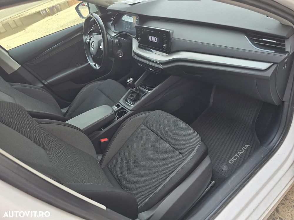 Skoda Octavia 2.0 TDI Ambition - 11