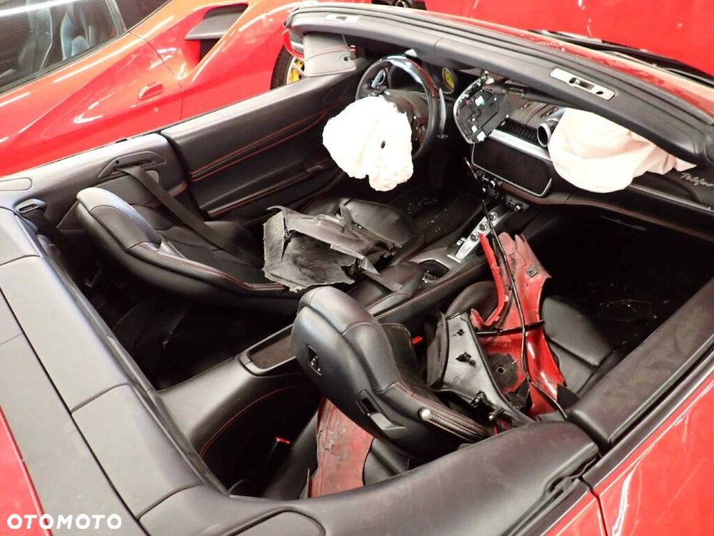 Ferrari Portofino - 9