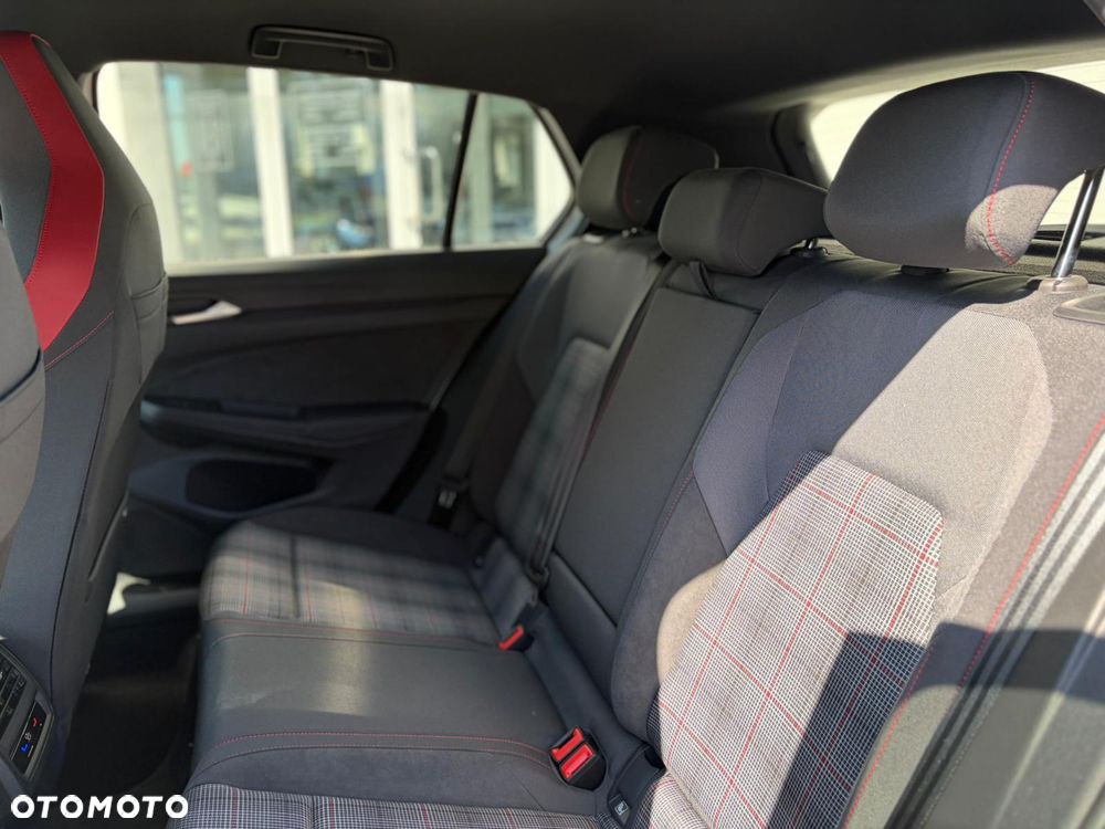 Volkswagen Golf - 16