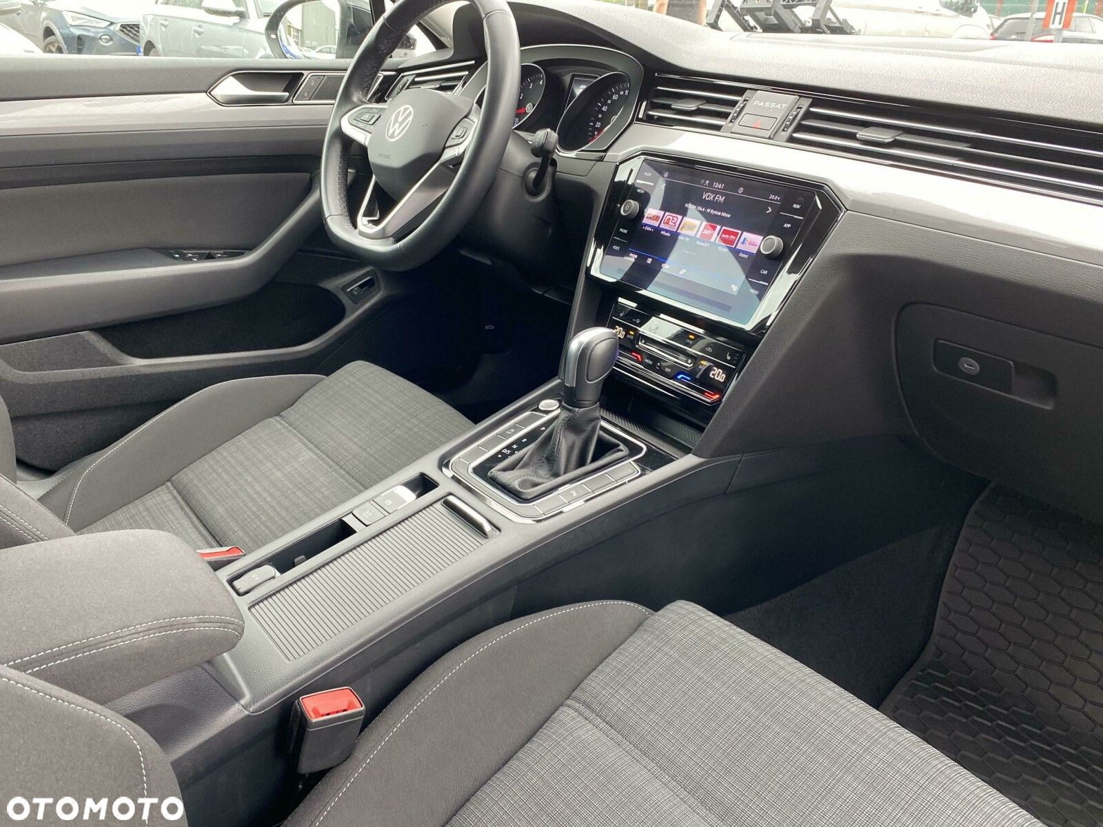 Volkswagen Passat 2.0 TSI Business DSG - 19