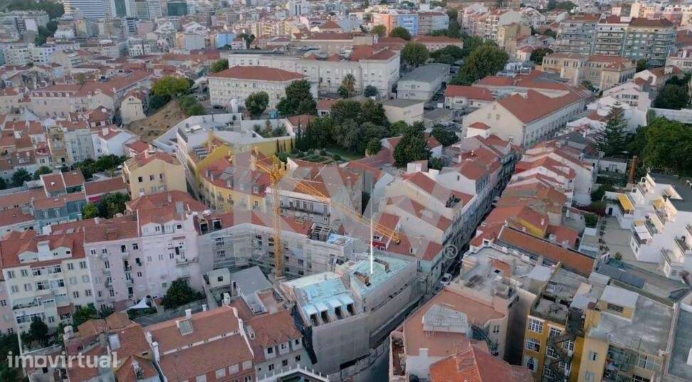 Apartamento T2 Elegante e Sofisticado em Lisboa - Grande imagem: 2/35