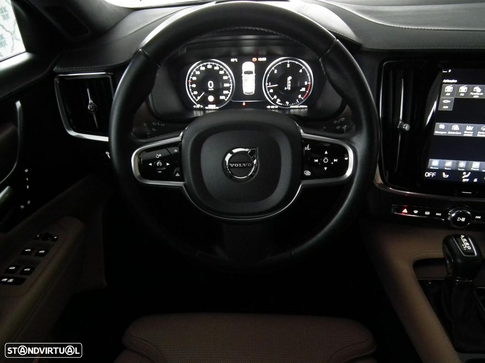 Volvo V90 2.0 D4 Inscription Geartronic - 26