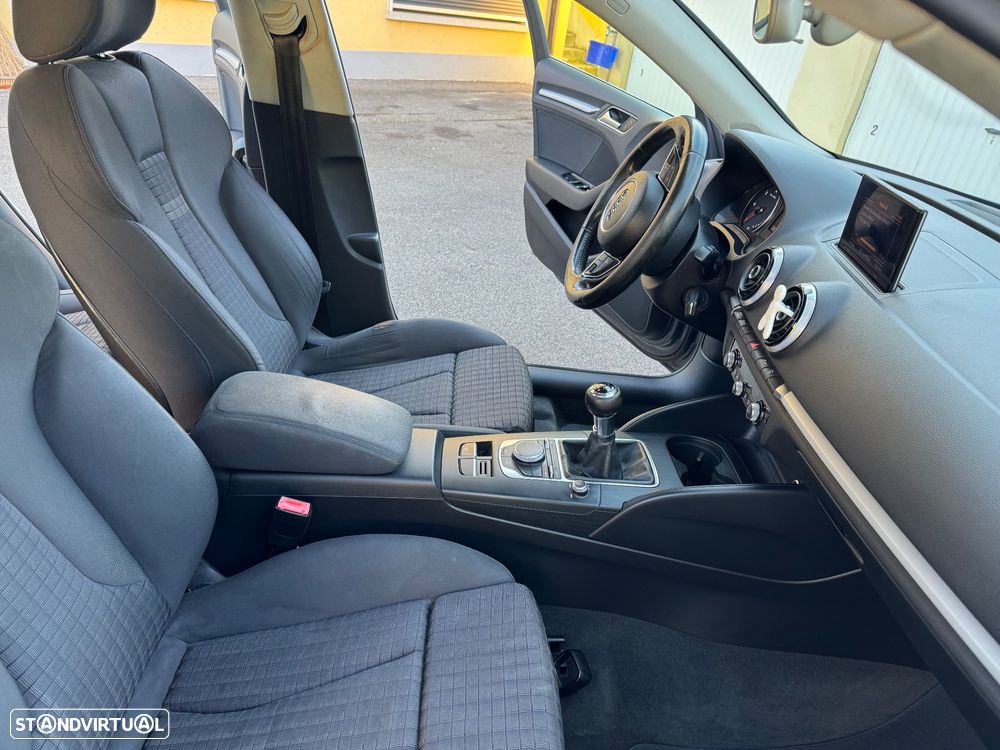Audi A3 Sportback 1.6 TDI Ambition - 9