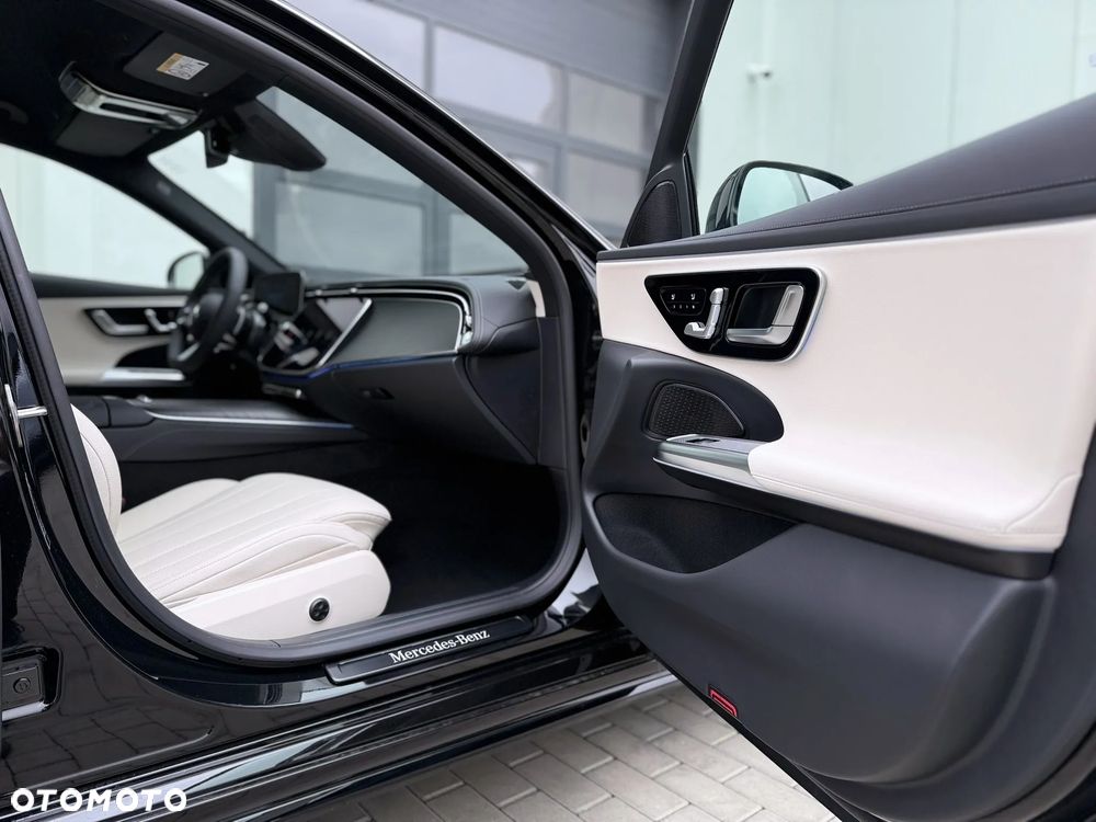Mercedes-Benz Klasa E 200 4Matic 9G-TRONIC AMG Line NIGHT Edition - 26