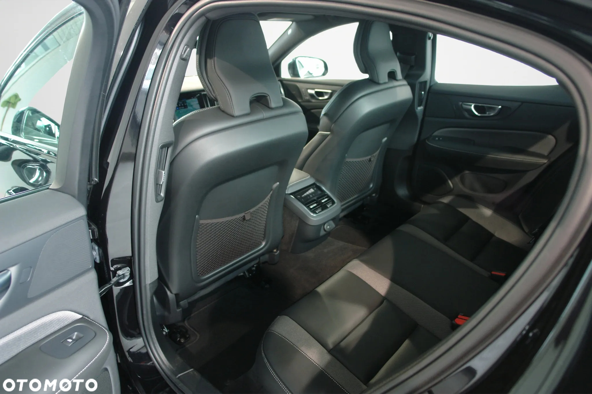 Volvo S60 B5 B AWD Ultimate Dark - 10