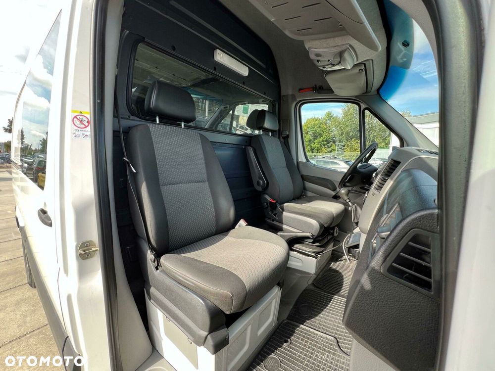 Volkswagen Crafter 35 FURGON 3.665 2.0 TDI 80 kW 6-G - 15