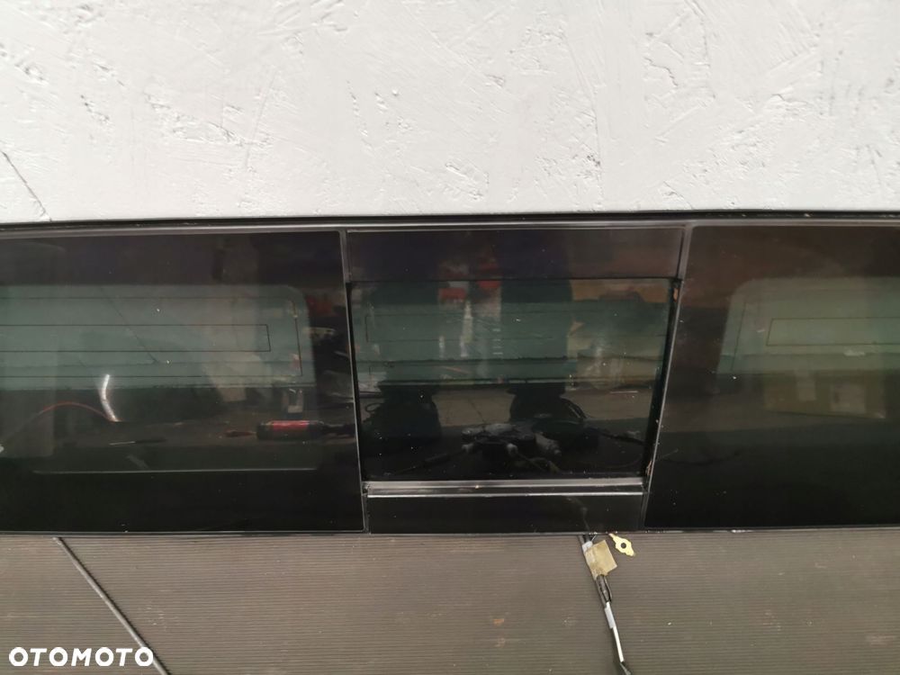 navara d23 alaskan mercedes klasa x w470 szyba tylna karoseryjna uchylna - 11