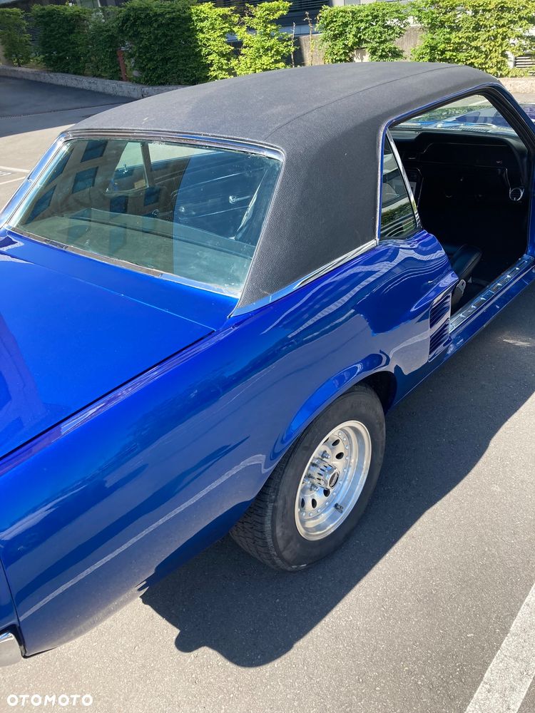 Ford Mustang - 4