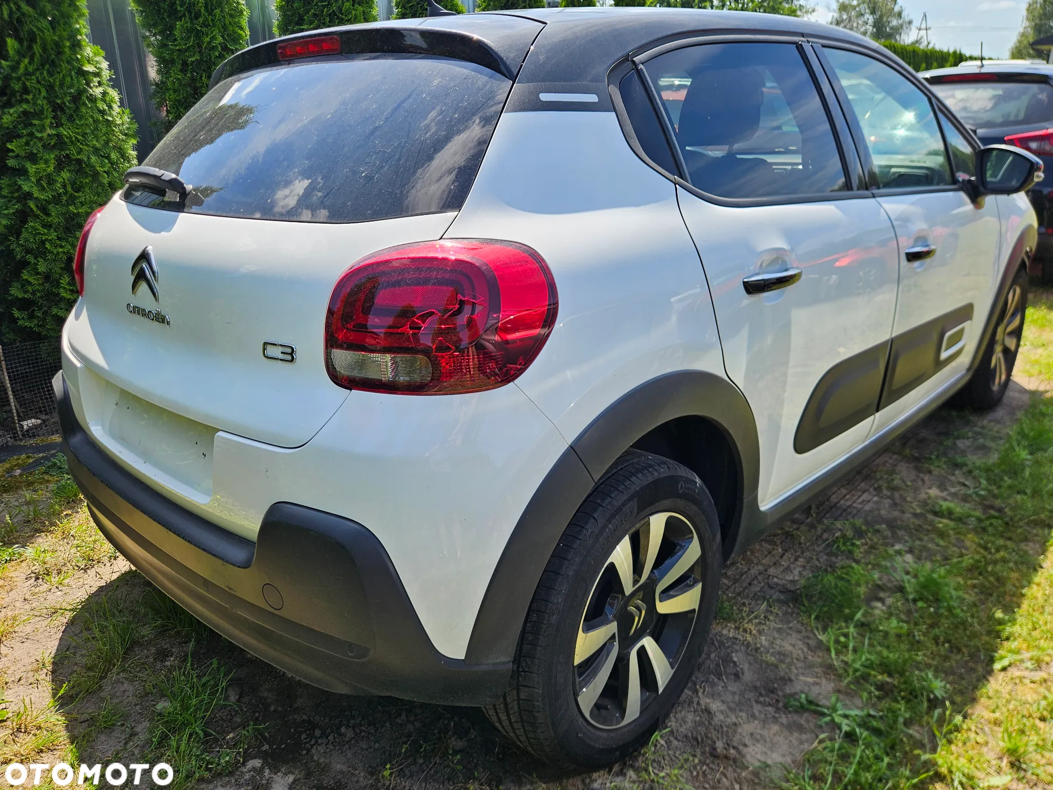 Citroën C3 1.2 PureTech Shine EAT6 - 2