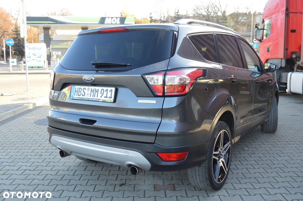 Ford Kuga 1.5 EcoBoost 2x4 Titanium - 16
