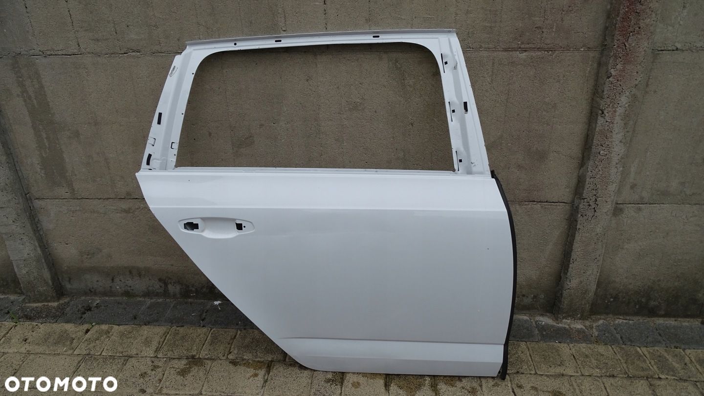 SKODA OCTAVIA III KOMBI 5E9 - drzwi tylne prawe - 1