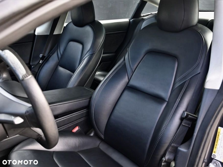 Tesla Model 3 - 14