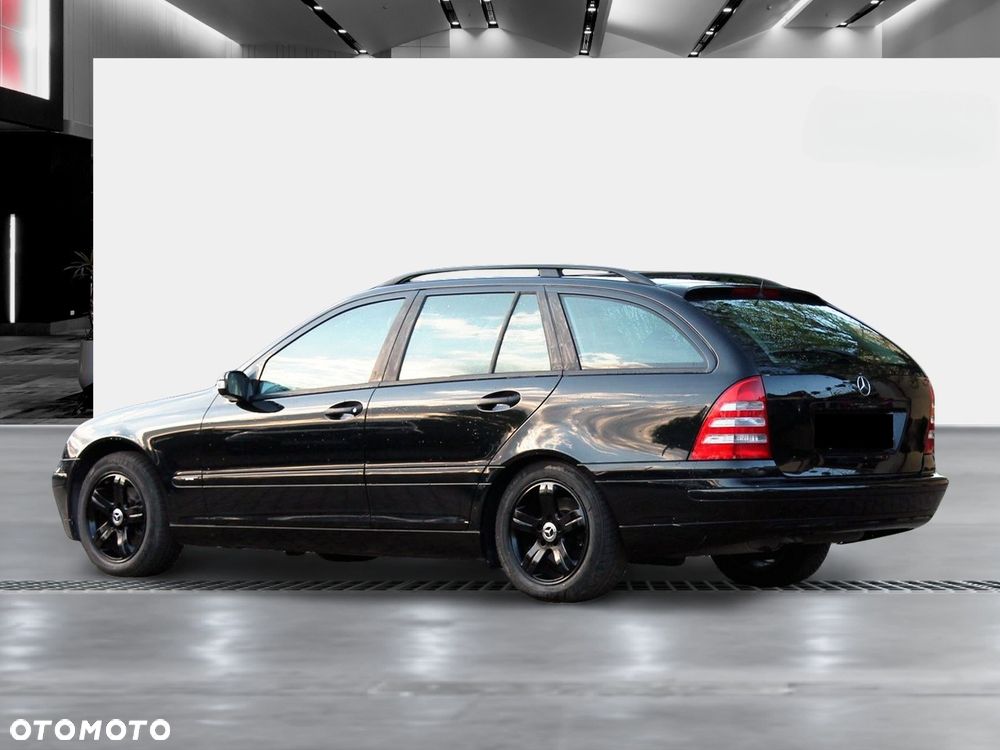 Mercedes-Benz Klasa C 200 CGI Elegance - 3