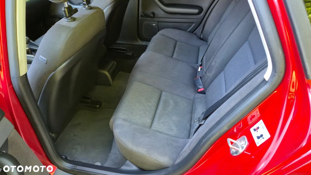 Audi A4 Avant 2.0 TDI - 10
