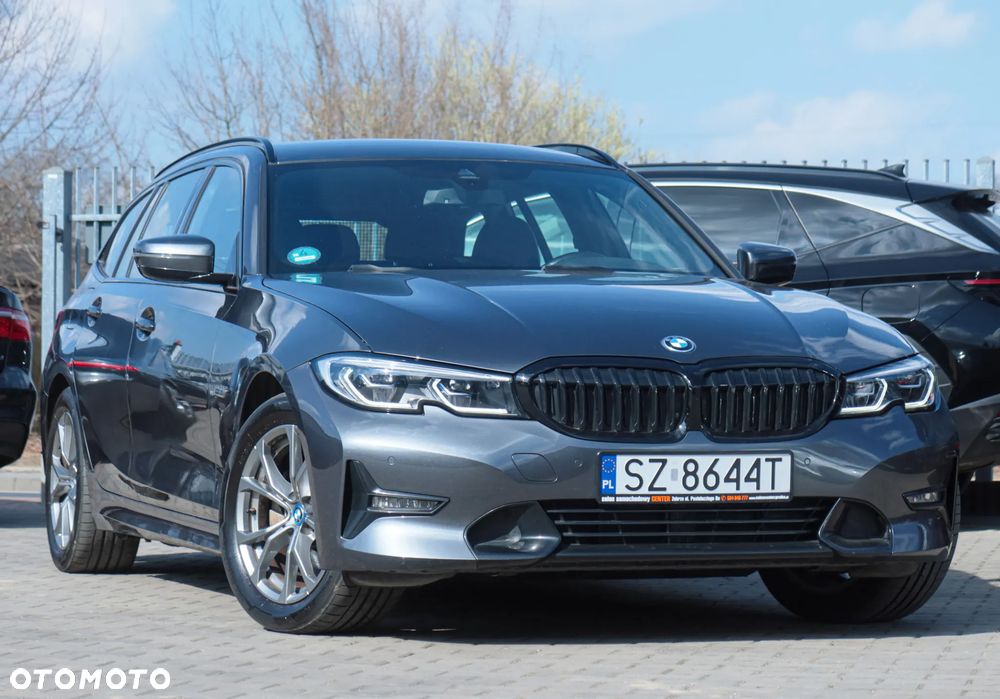 BMW Seria 3 330e Sport Line - 39