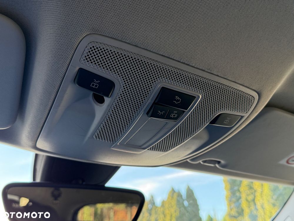 Mercedes-Benz GLA - 21