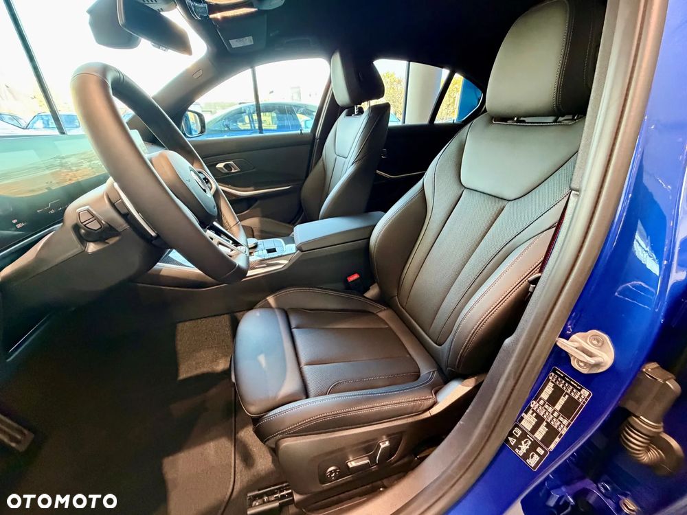 BMW Seria 3 330i xDrive M Sport - 9