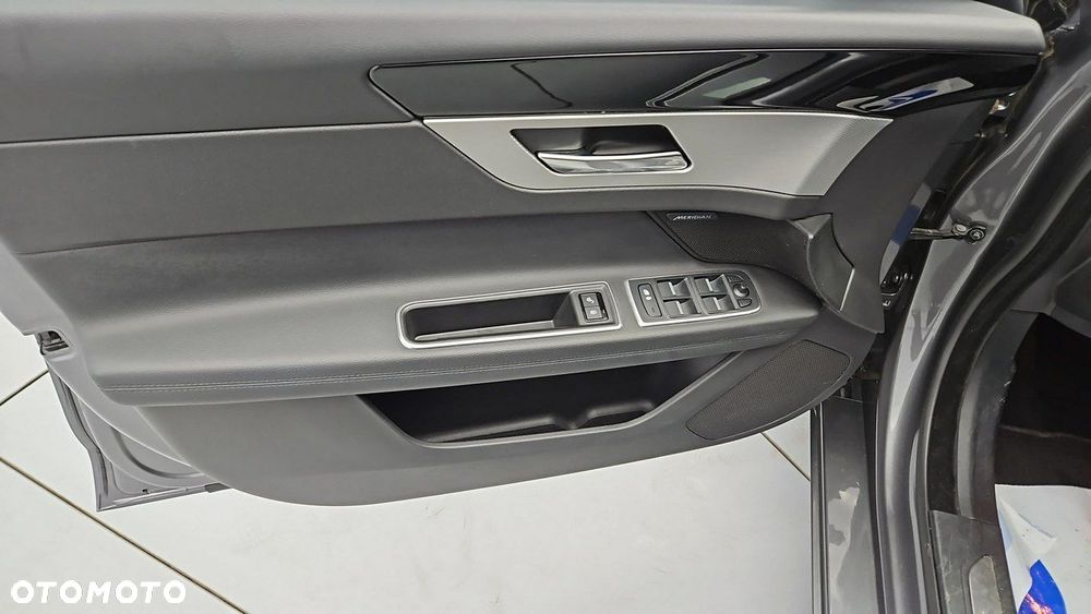 Jaguar XF 2.0 i4D Prestige - 10