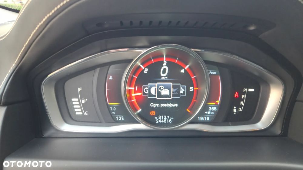 Volvo XC 70 D5 AWD Summum - 31