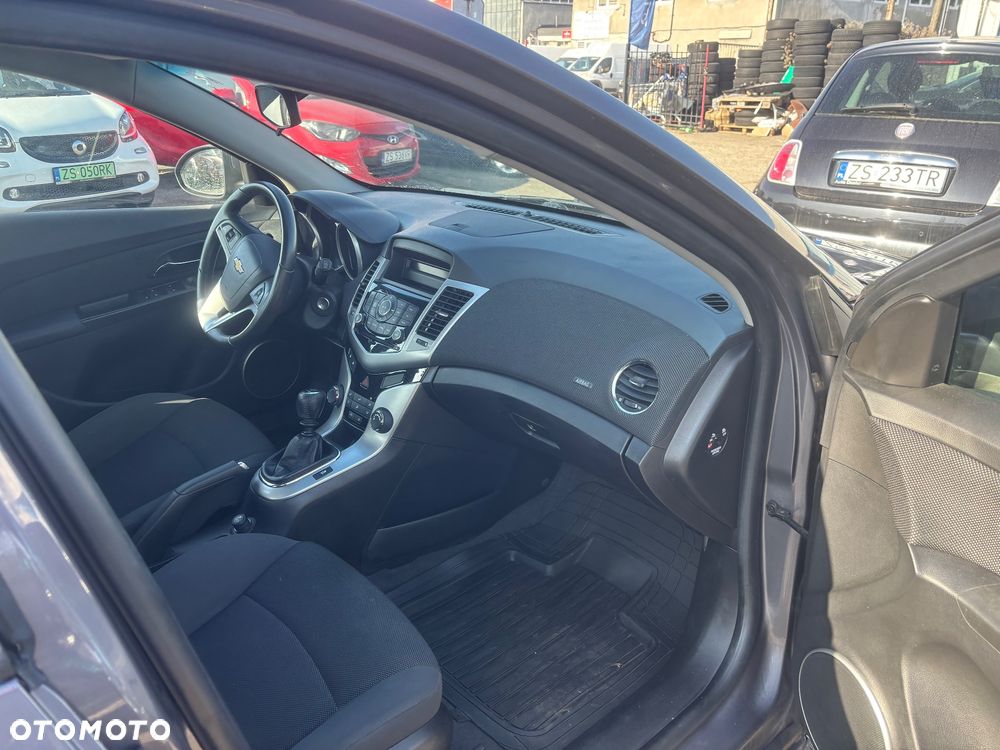 Chevrolet Cruze 1.6 LT - 20