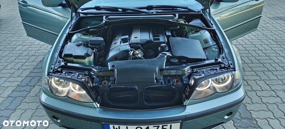 BMW Seria 3 320i - 12