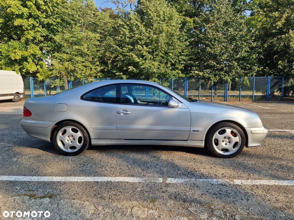 Mercedes-Benz CLK - 4