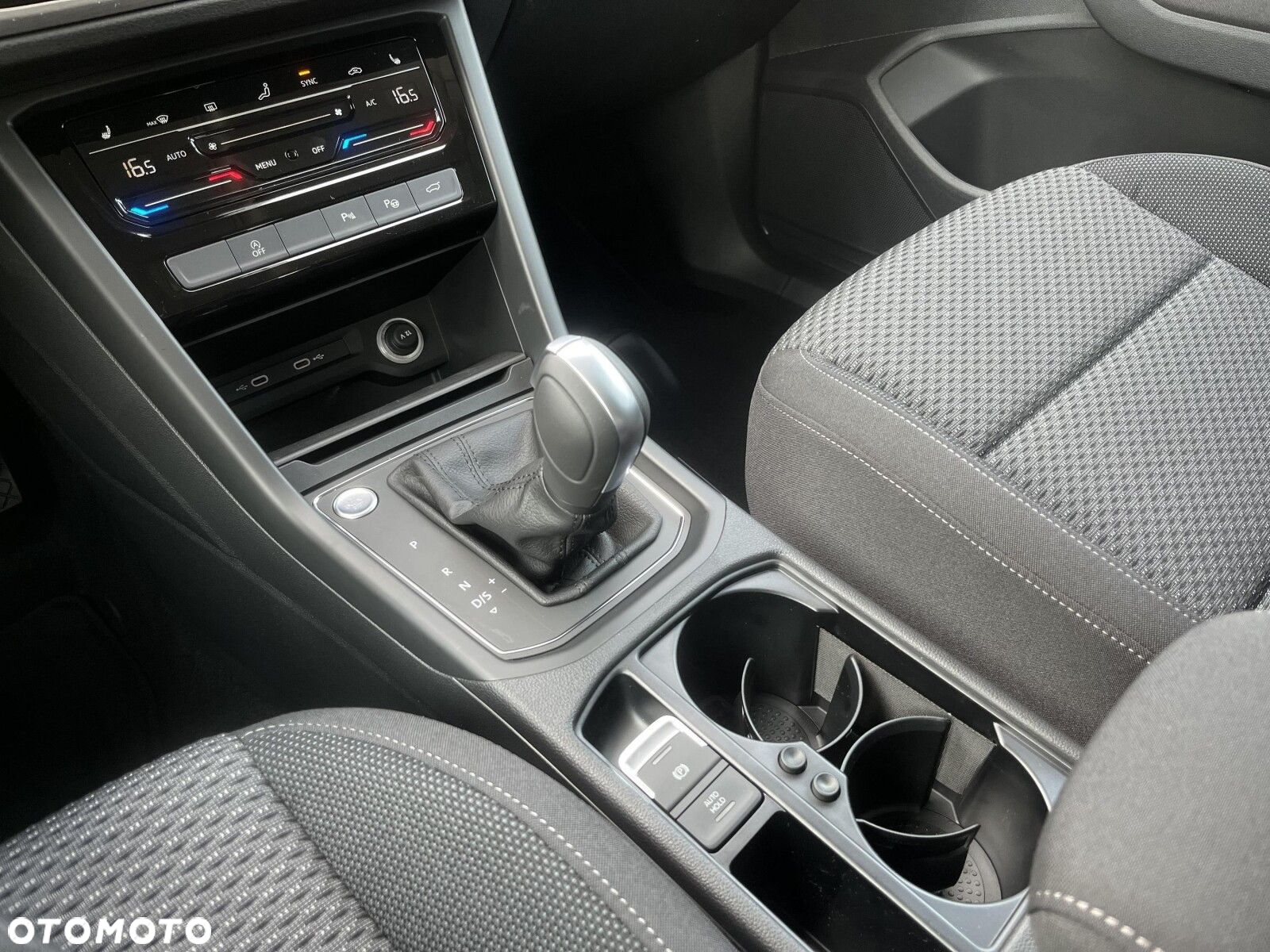 Volkswagen Touran - 38