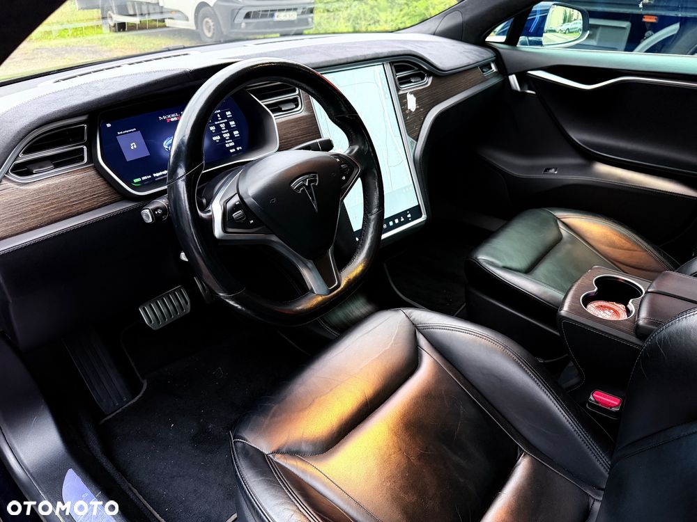 Tesla Model S Performance - 18