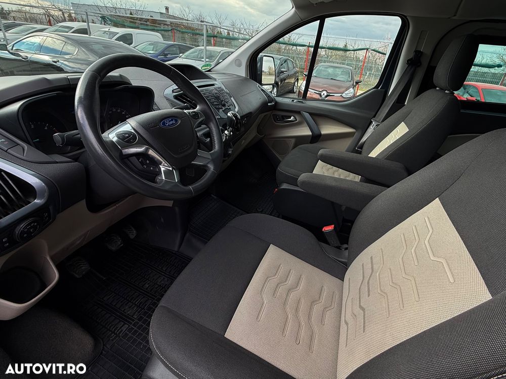 Ford Tourneo Custom - 29