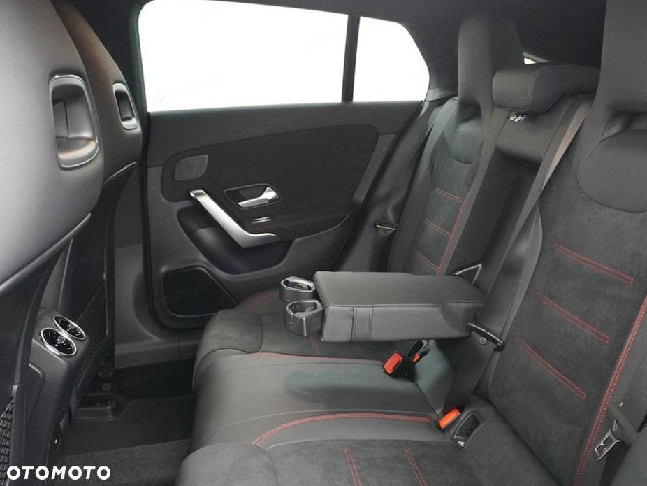 Mercedes-Benz CLA - 15