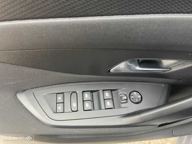 Peugeot 308 1.2 PureTech Active Pack - 20