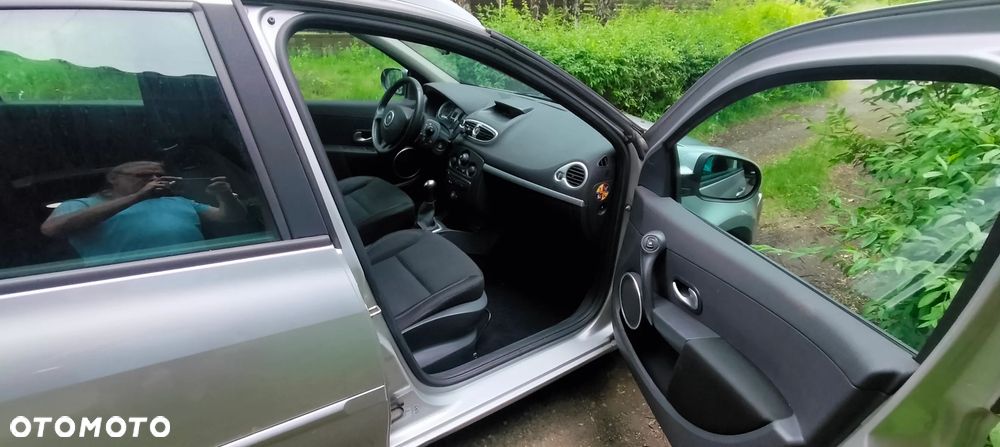 Renault Clio - 11