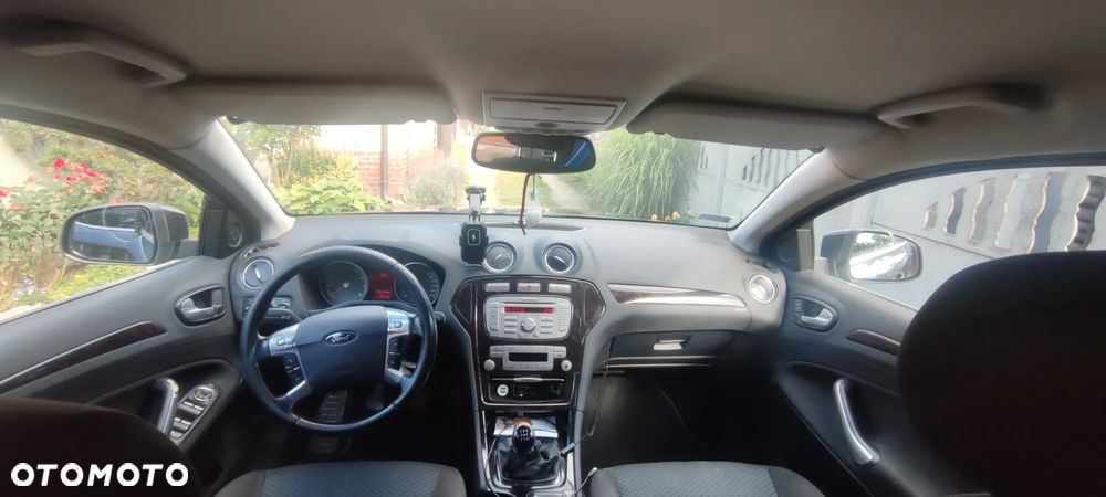 Ford Mondeo 2.0 Ghia - 6