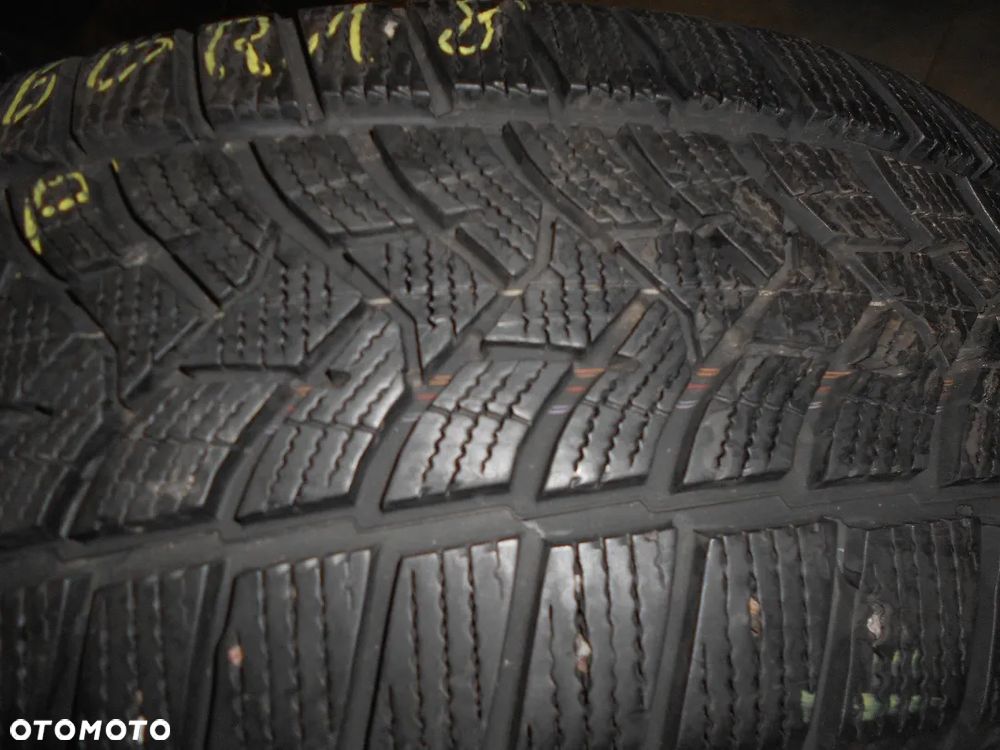 OPONA POJEDYNKA 235/60R18 DUNLOP WINTER SPORT 5 DOT 4521 8.5MM - 2