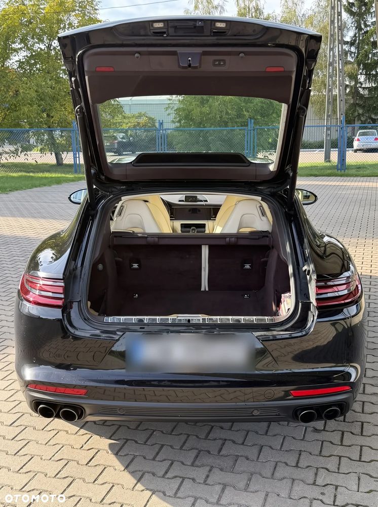 Porsche Panamera - 18