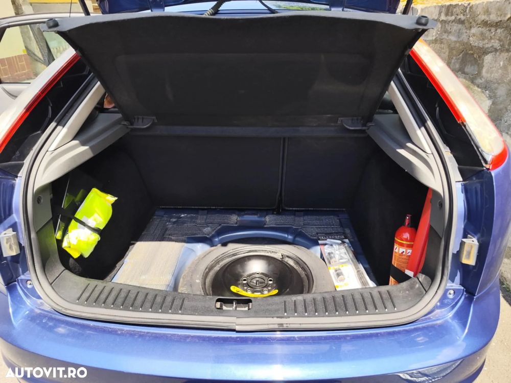 Ford Focus - 8