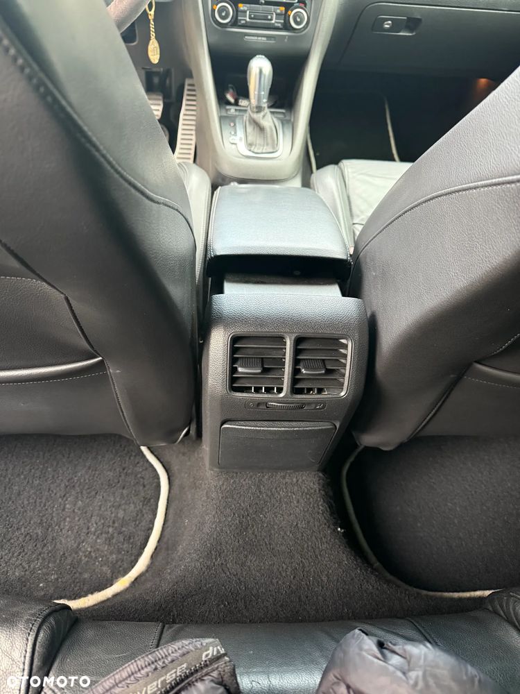 Volkswagen Golf - 24